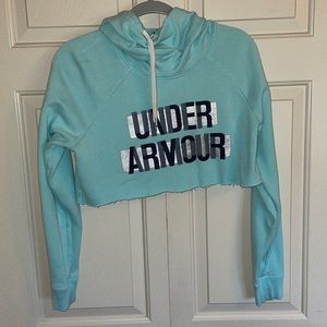 CROPPED UNDER ARMOUR SWEATSHIRT